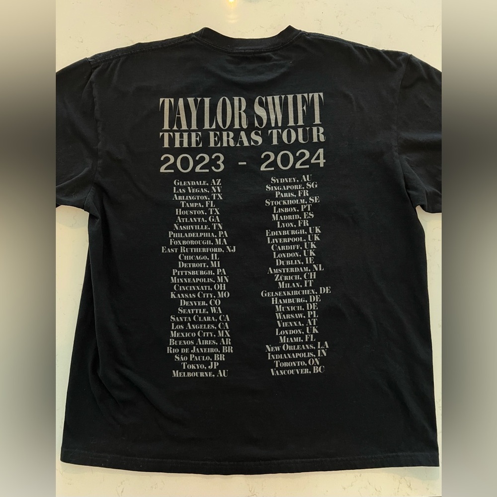 Taylor Swift Black Eras Tour T-Shirt Size Large New - Picture 4 of 6